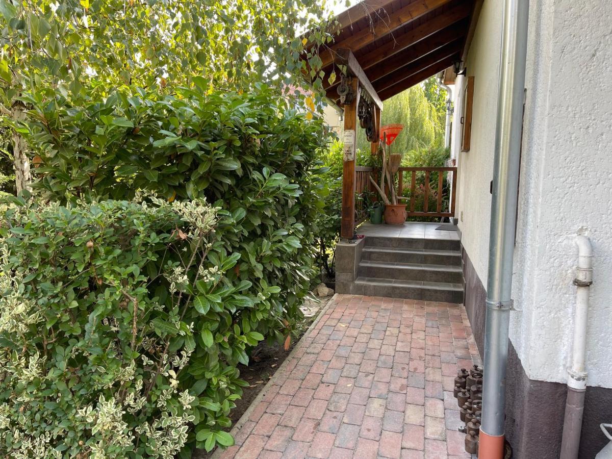 Full Garden House At Heroes Square Guest house