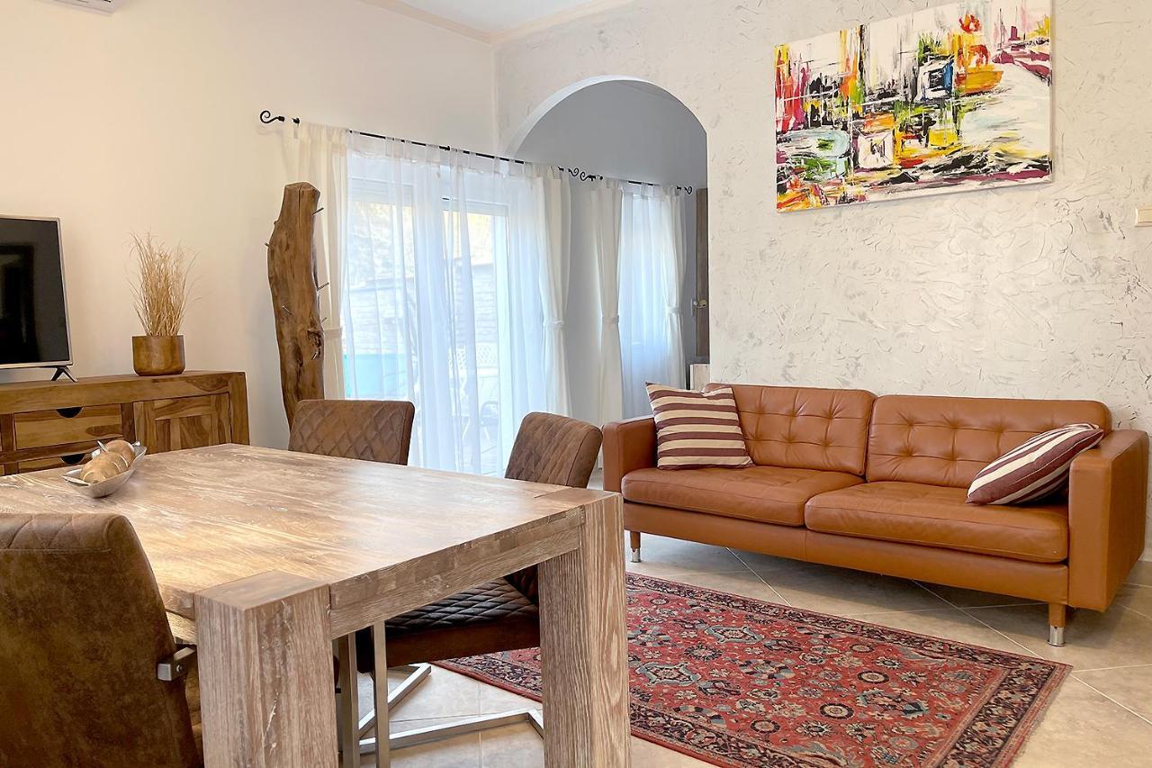 Full Garden House At Heroes Square Guest house