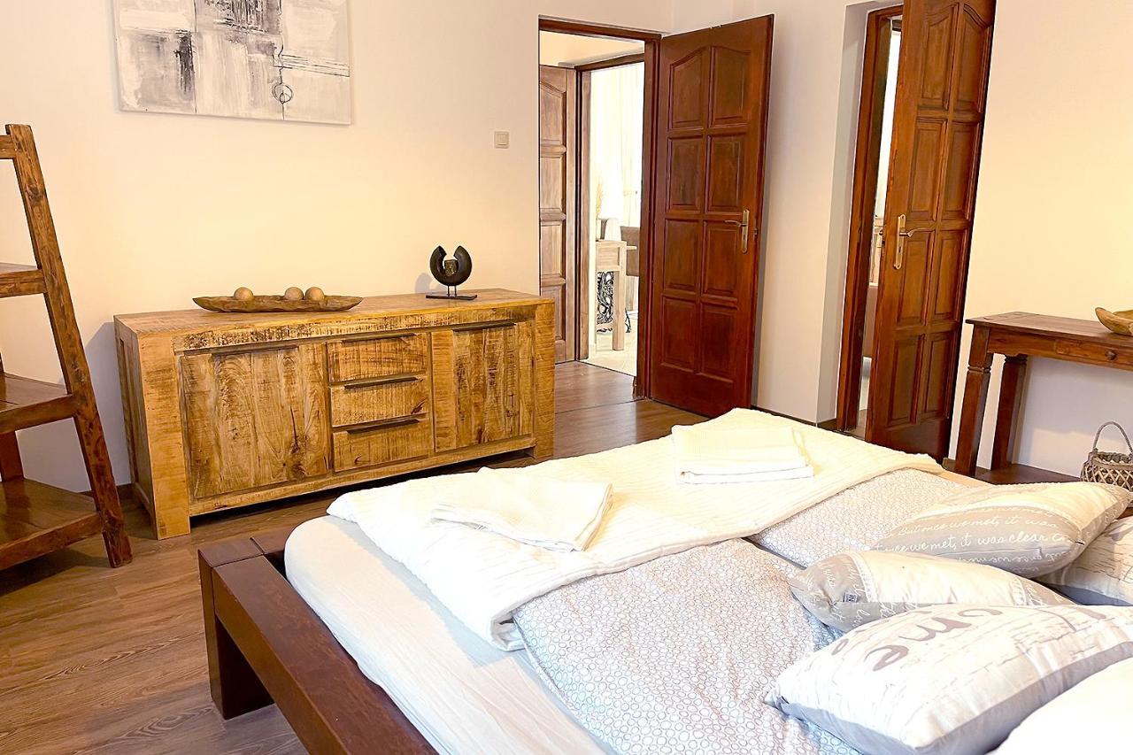 Full Garden House At Heroes Square Guest house
